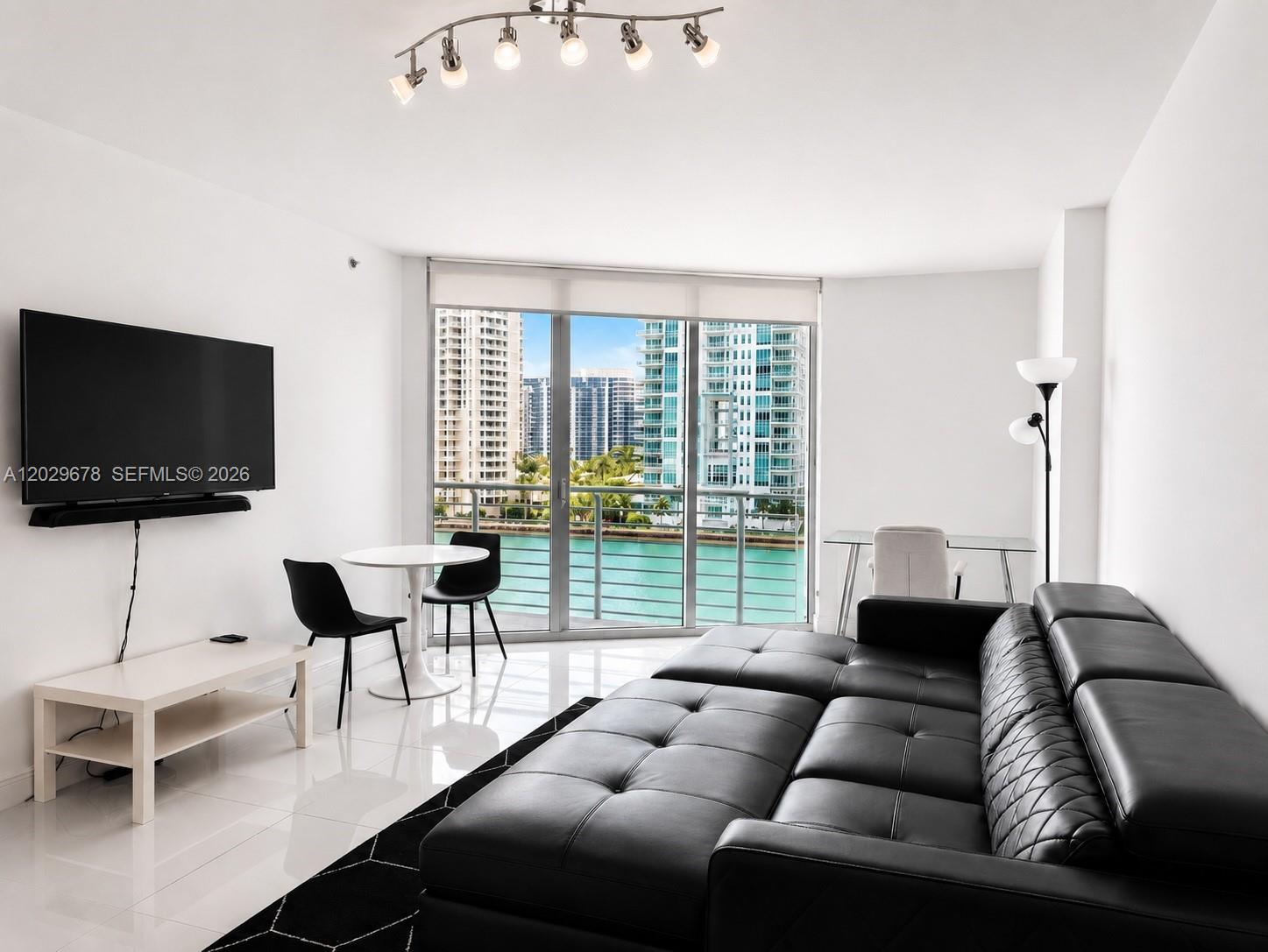 325 S Biscayne Blvd #717, Miami FL 33131