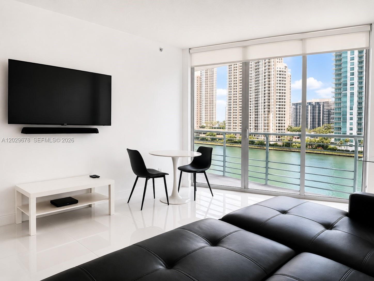 325 S Biscayne Blvd #717, Miami FL 33131
