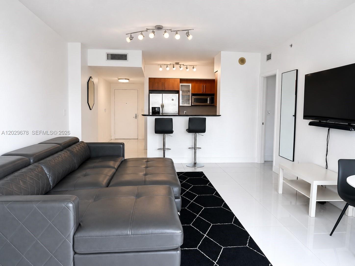 325 S Biscayne Blvd #717, Miami FL 33131