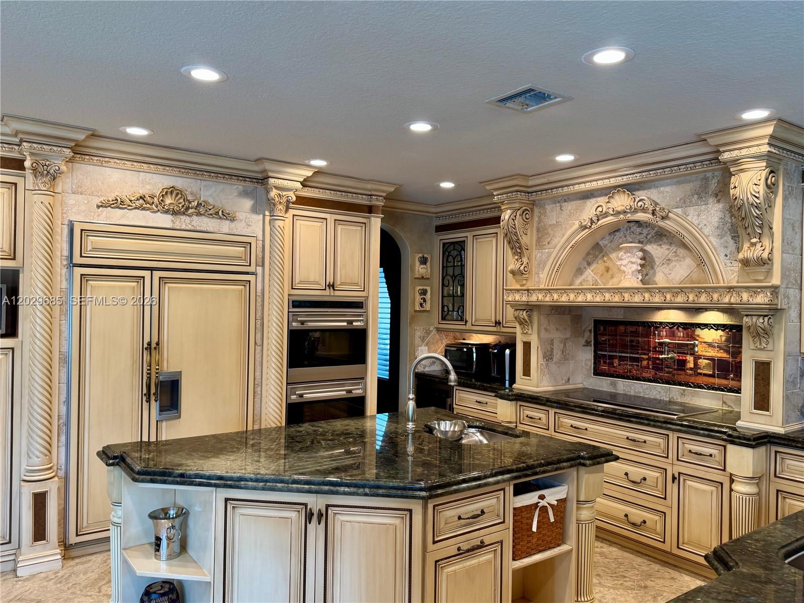 10445 Canterbury Ct, Davie FL 33328