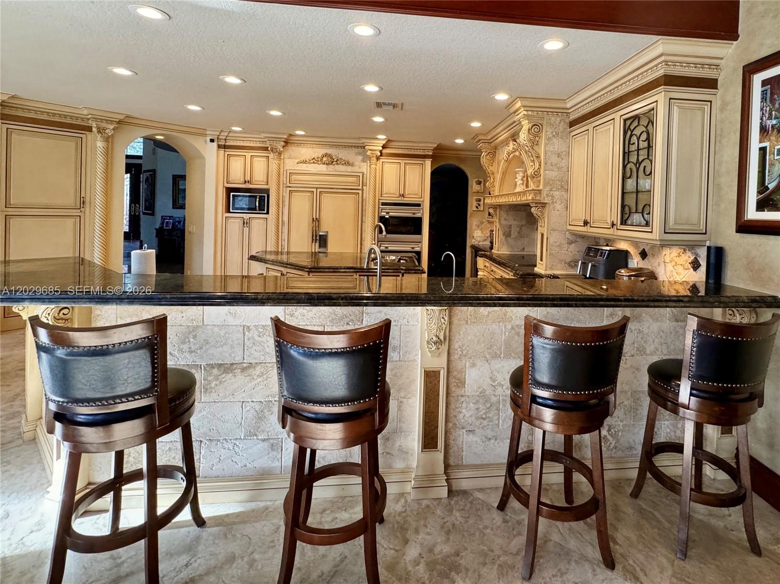 10445 Canterbury Ct, Davie FL 33328