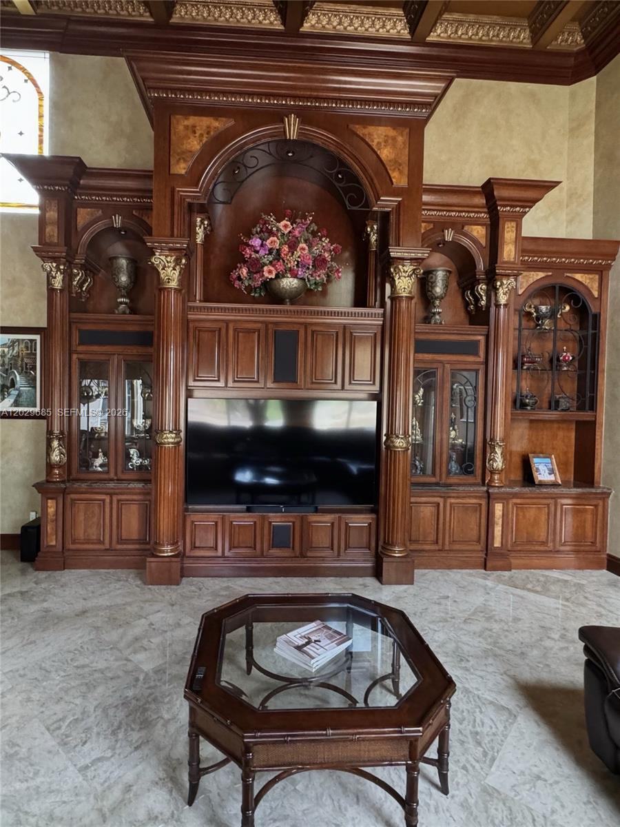 10445 Canterbury Ct, Davie FL 33328