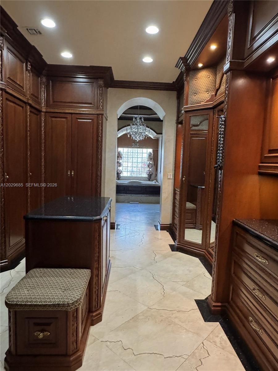 10445 Canterbury Ct, Davie FL 33328