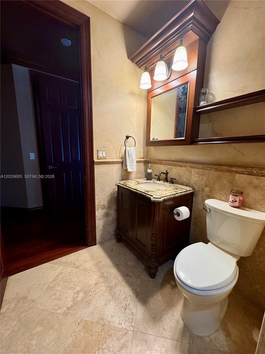 10445 Canterbury Ct, Davie FL 33328