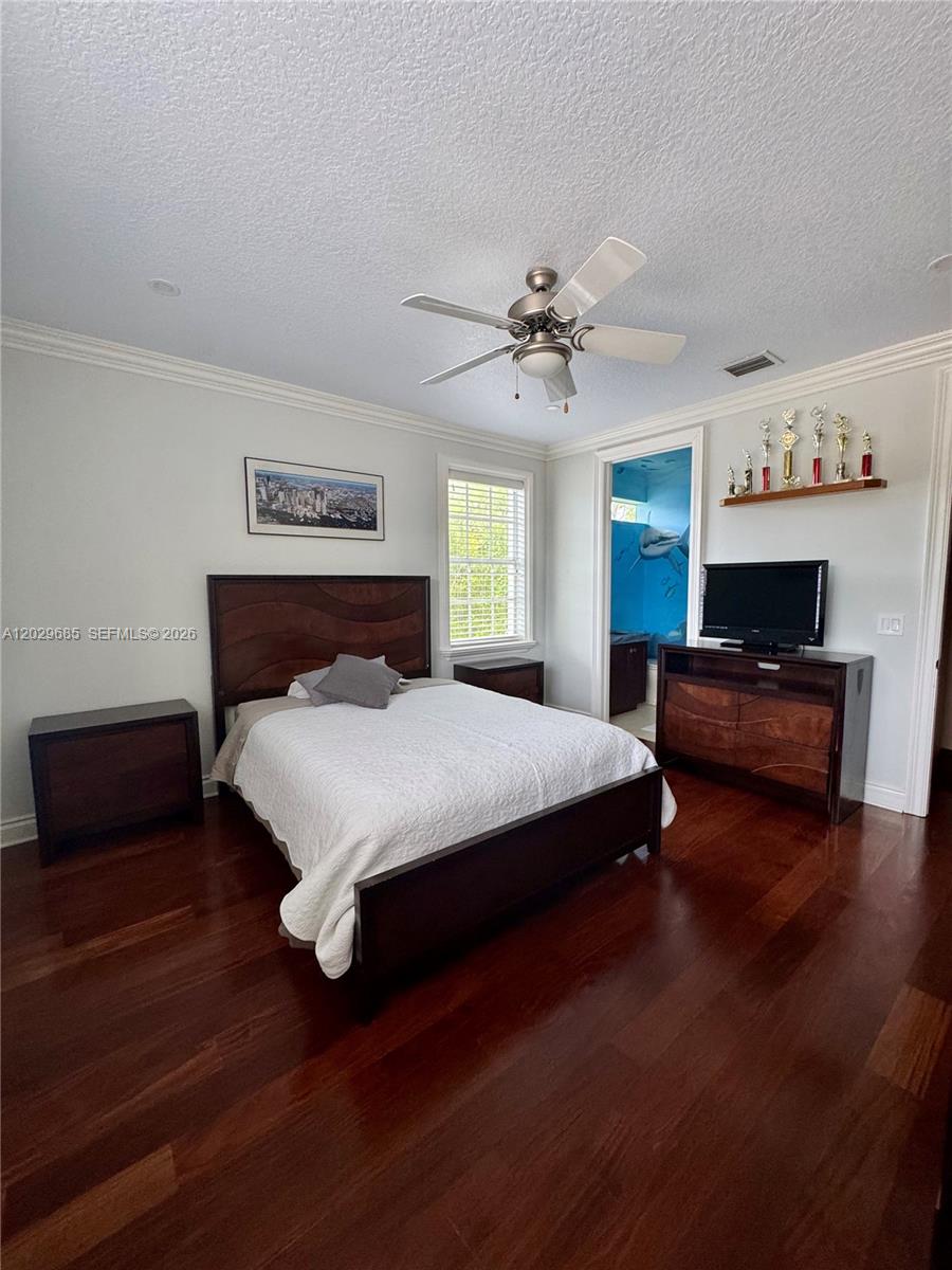10445 Canterbury Ct, Davie FL 33328