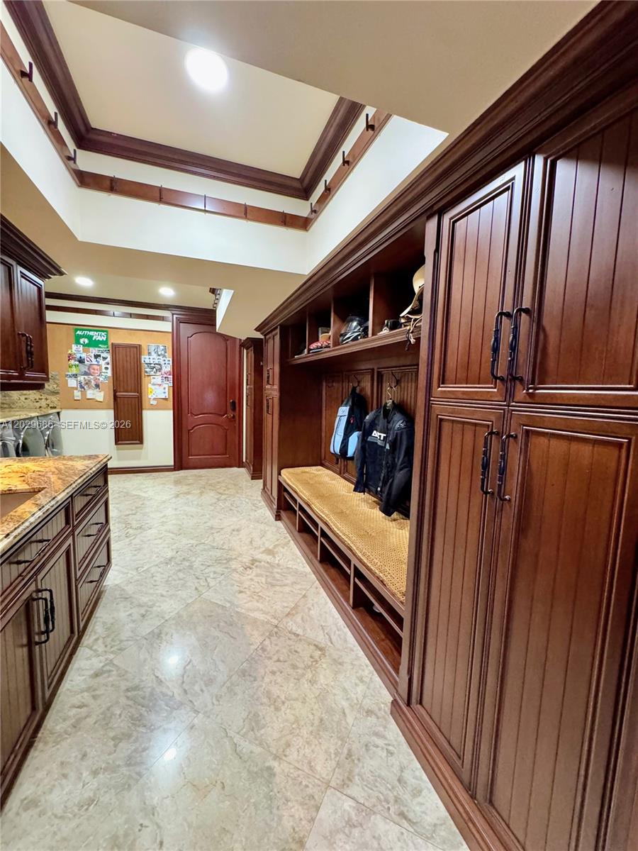 10445 Canterbury Ct, Davie FL 33328