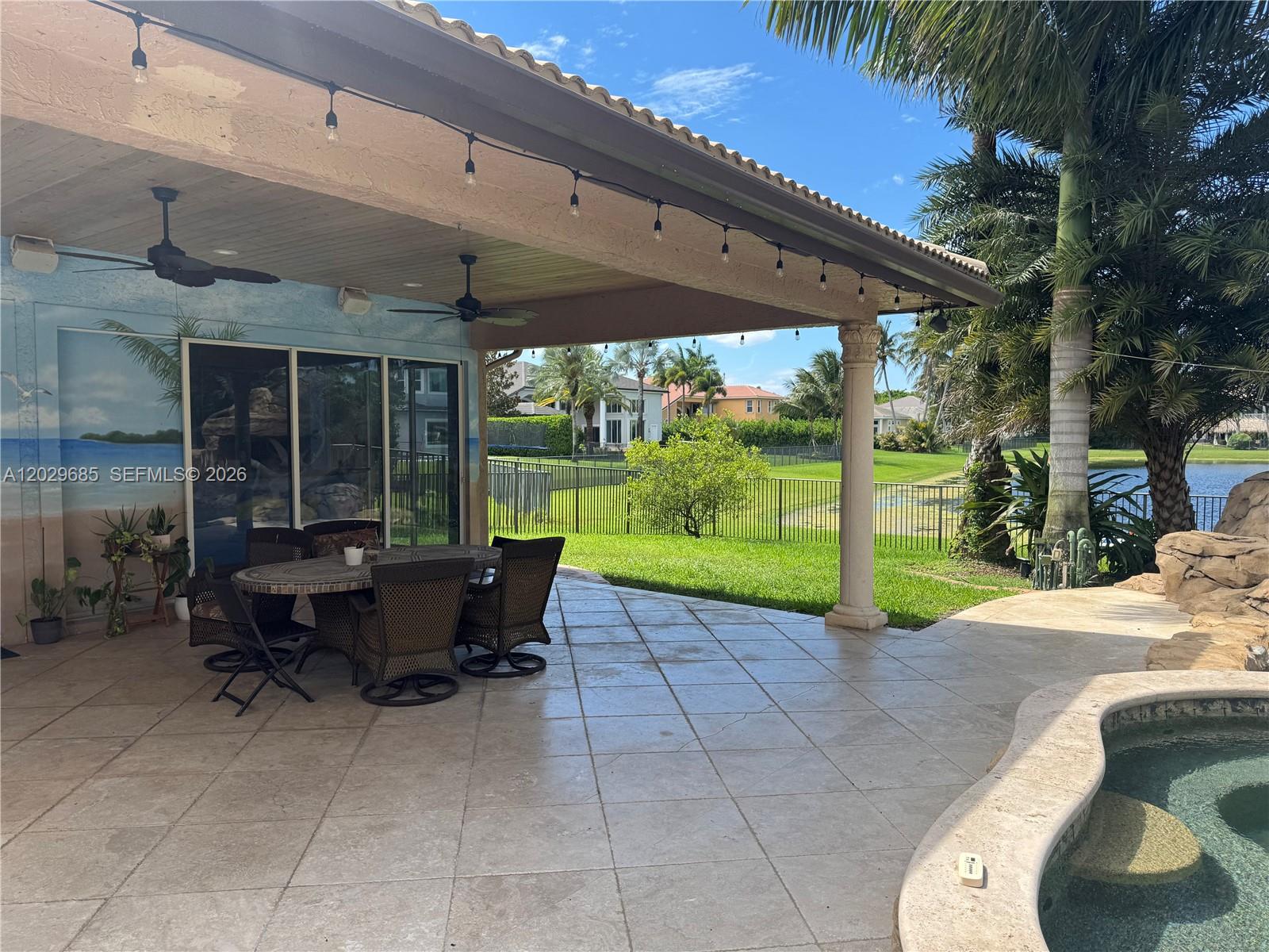 10445 Canterbury Ct, Davie FL 33328