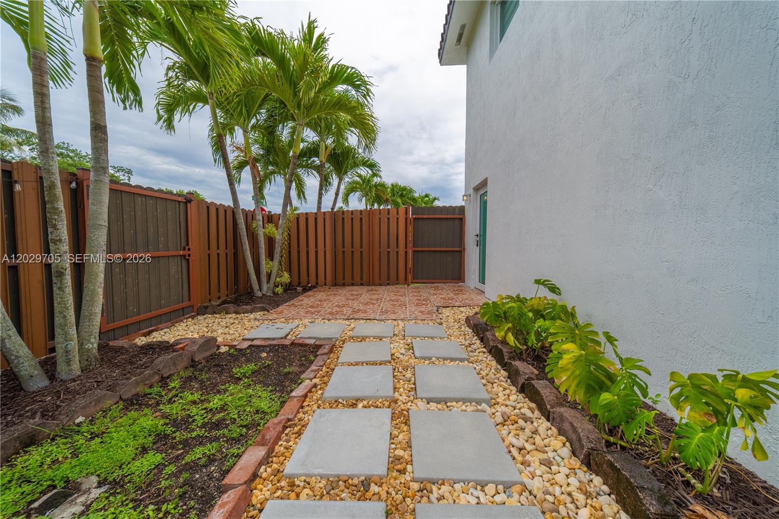 1900 SW 83rd Ave, Miami FL 33155