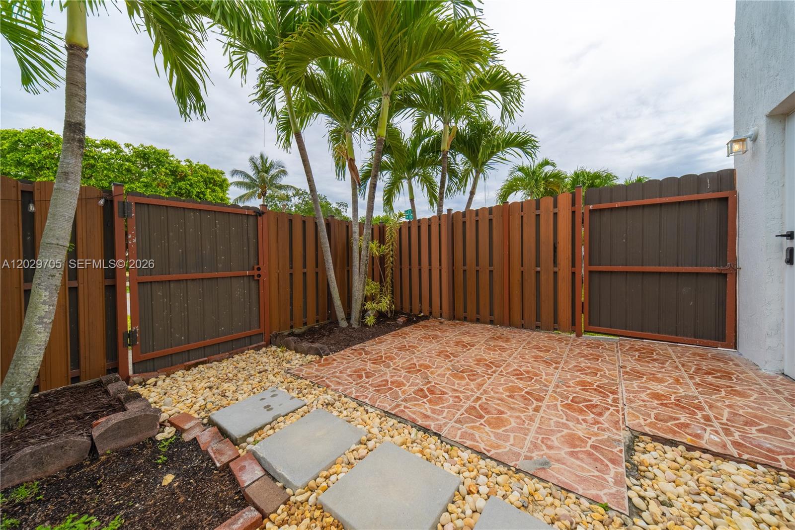 1900 SW 83rd Ave, Miami FL 33155