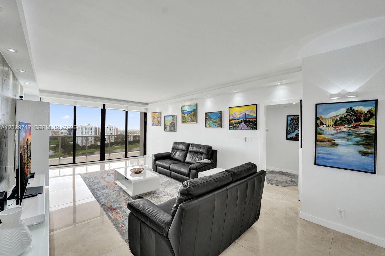 20281 E Country Club Dr #2209, Aventura FL 33180
