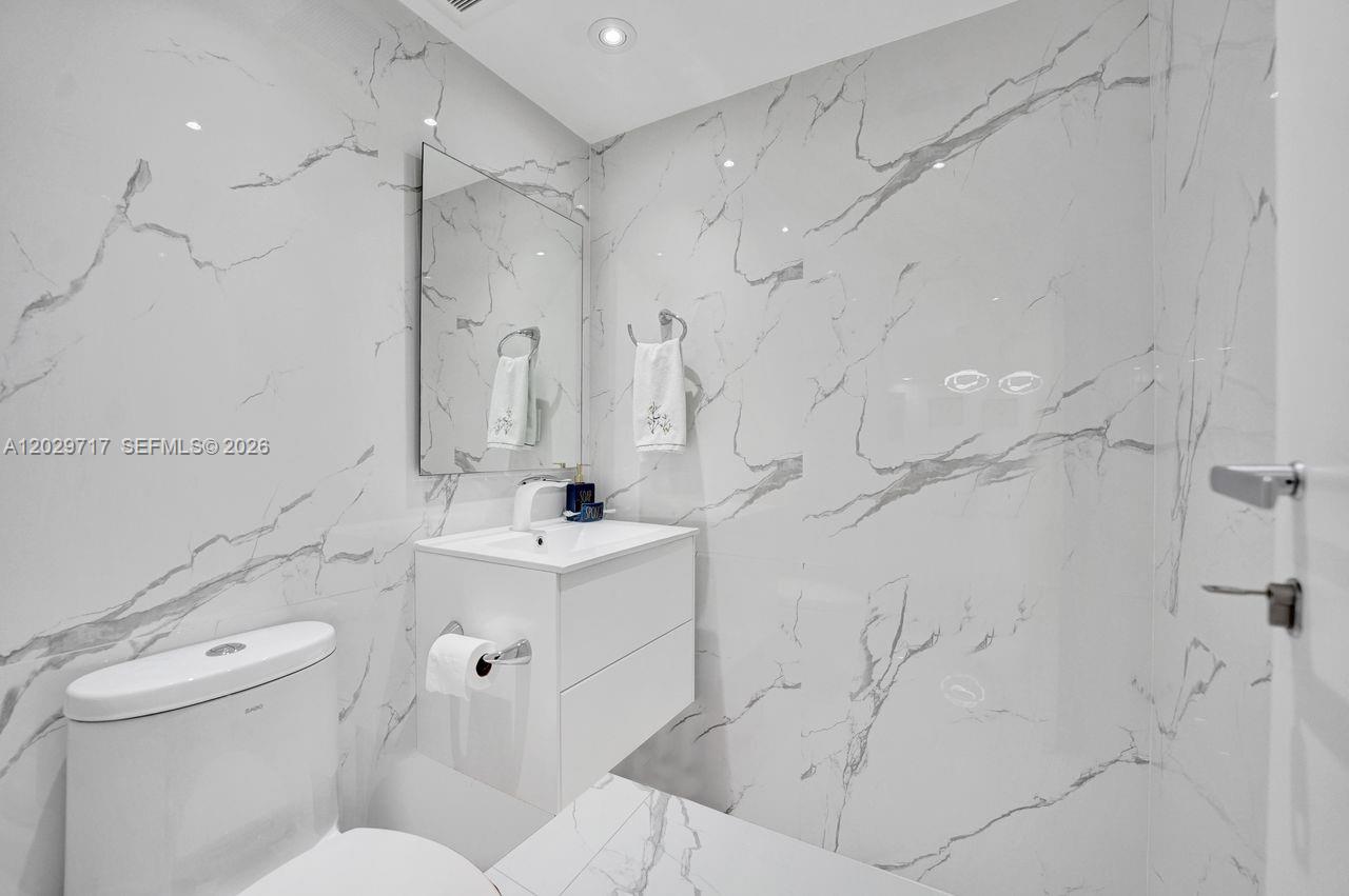 20281 E Country Club Dr #2209, Aventura FL 33180