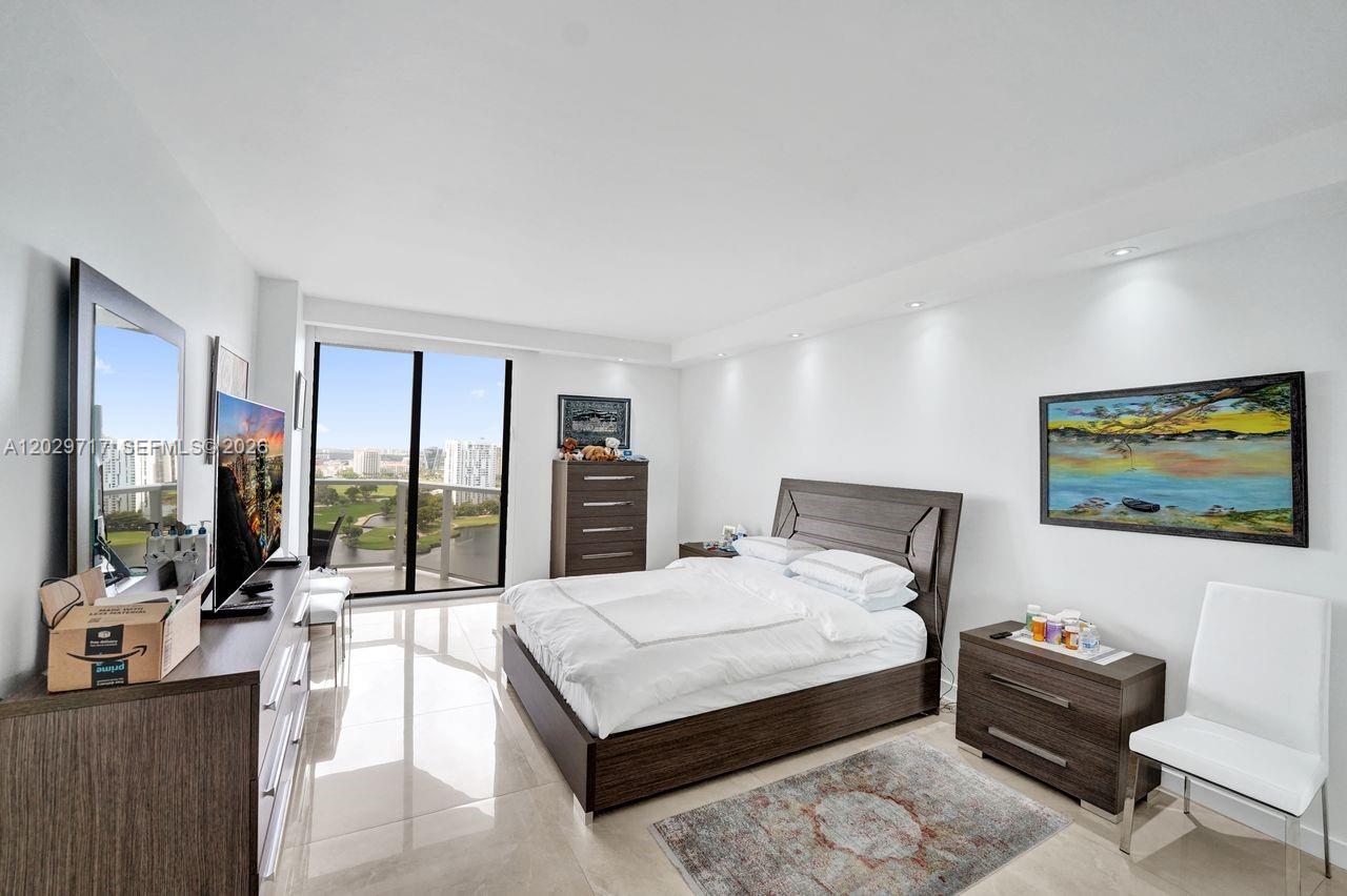 20281 E Country Club Dr #2209, Aventura FL 33180