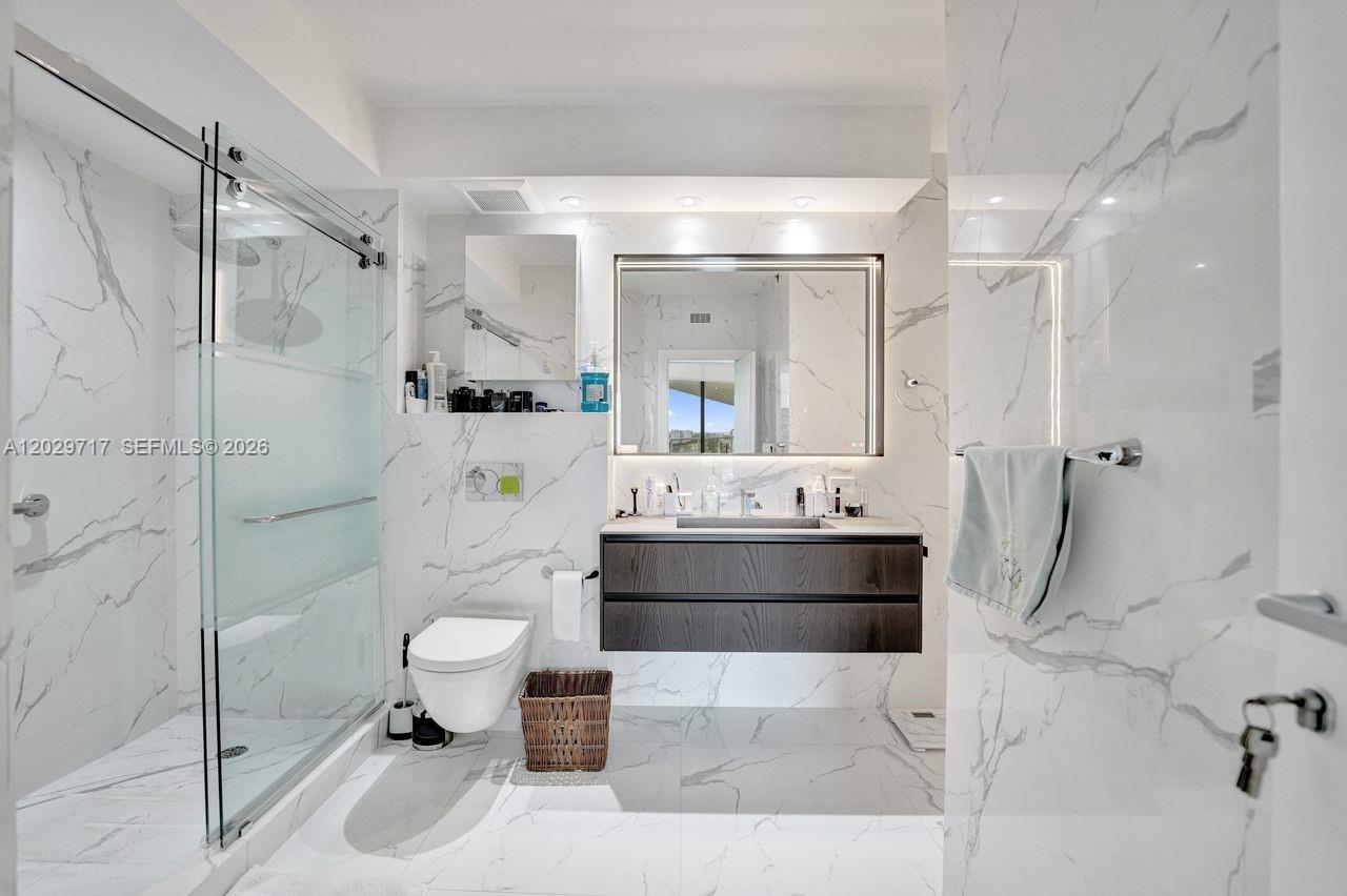 20281 E Country Club Dr #2209, Aventura FL 33180