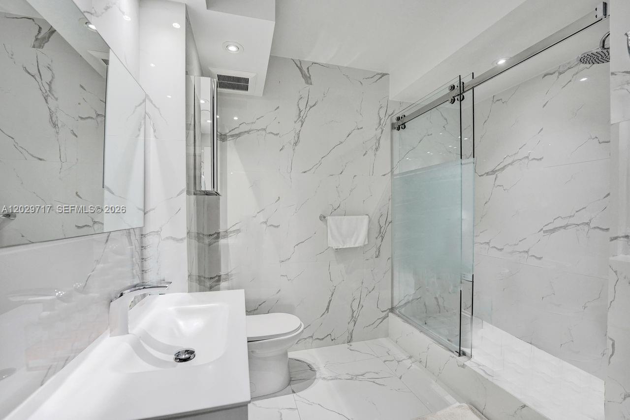 20281 E Country Club Dr #2209, Aventura FL 33180