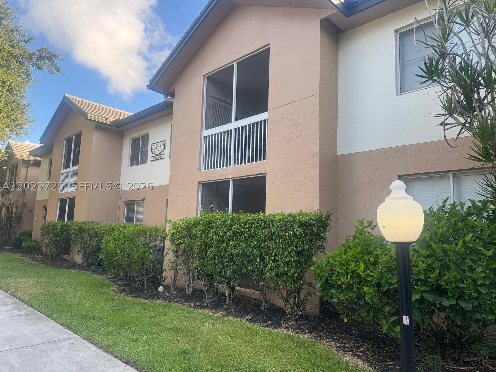9811 Westview Dr #913, Coral Springs FL 33076
