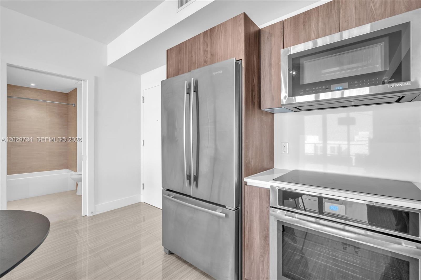 2960 NE 207th St #1102, Aventura FL 33180