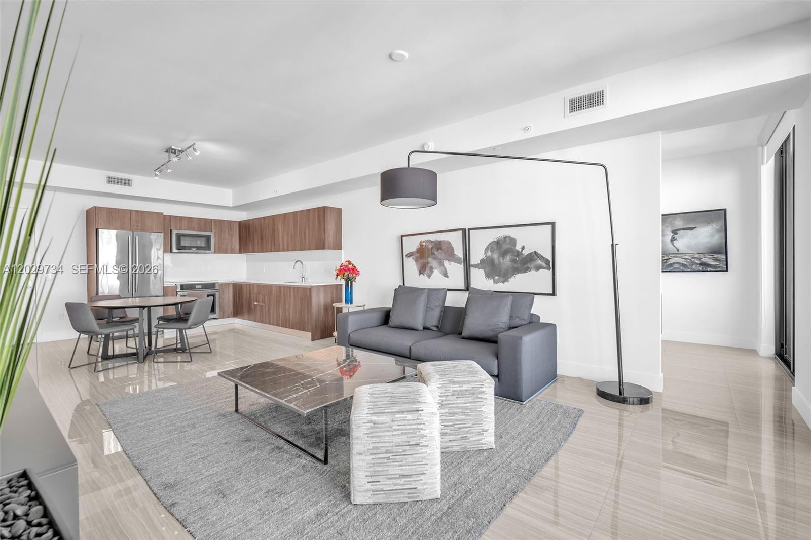 2960 NE 207th St #1102, Aventura FL 33180