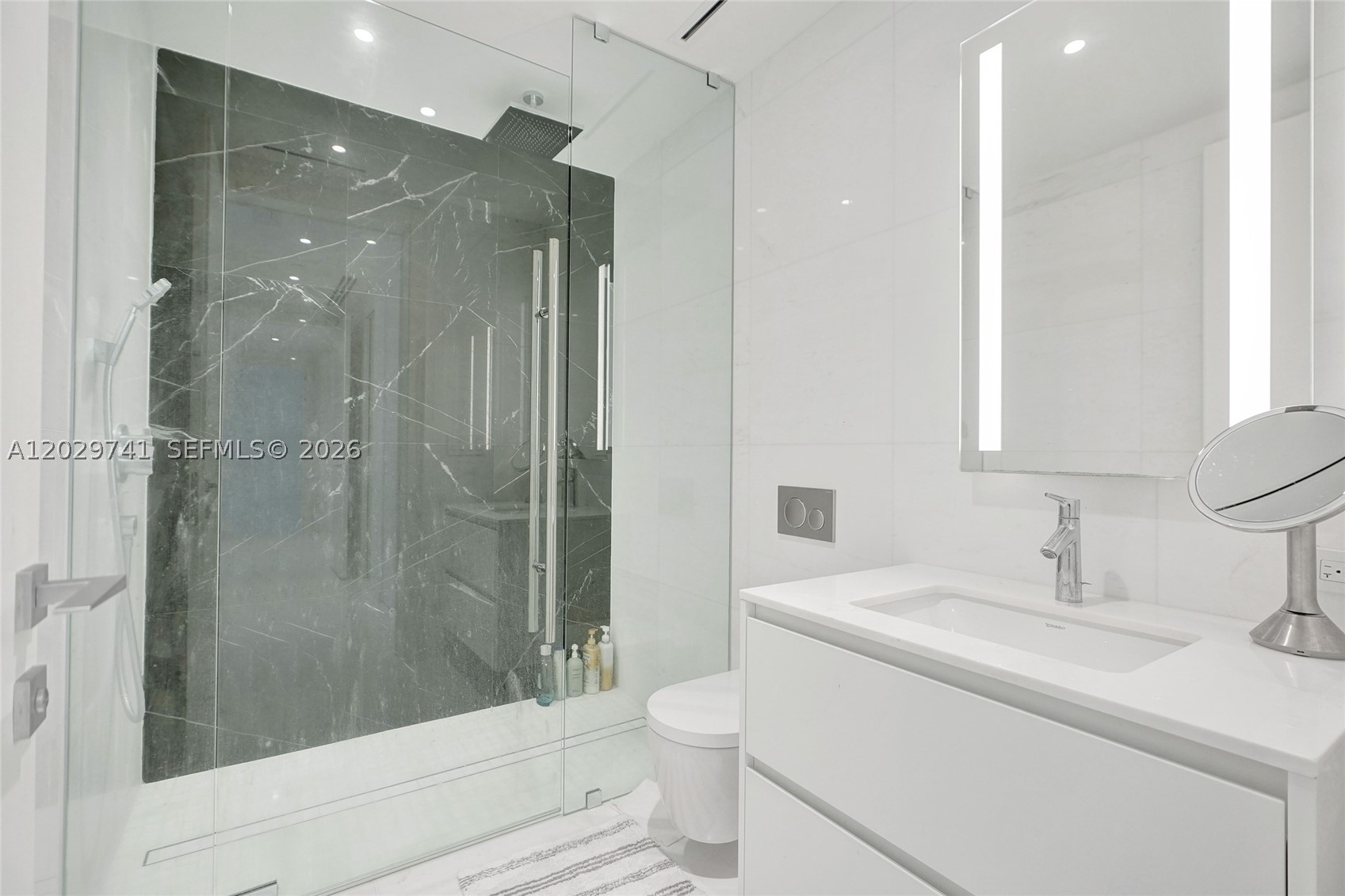 300 Biscayne Blvd. Way #3304C, Miami FL 33131
