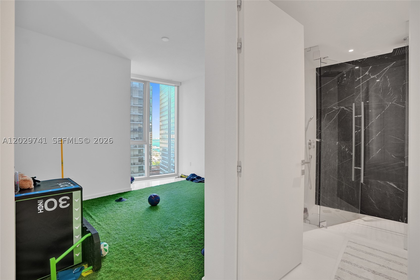 300 Biscayne Blvd. Way #3304C, Miami FL 33131