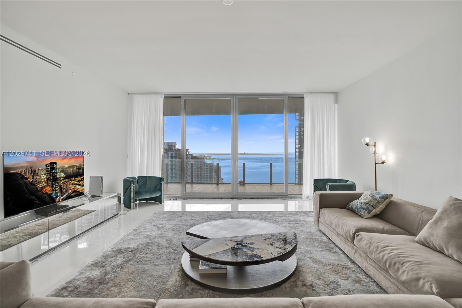 300 Biscayne Boulevard Way #3304C, Miami FL 33131