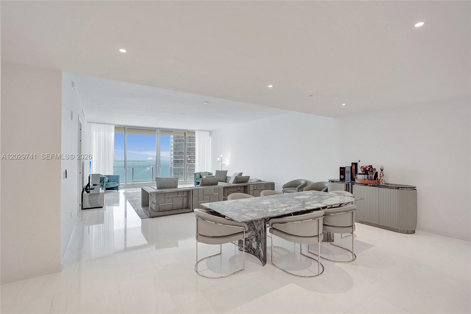 300 Biscayne Boulevard Way #3304C, Miami FL 33131