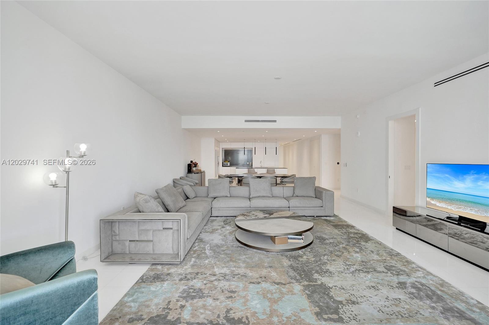 300 Biscayne Boulevard Way #3304C, Miami FL 33131