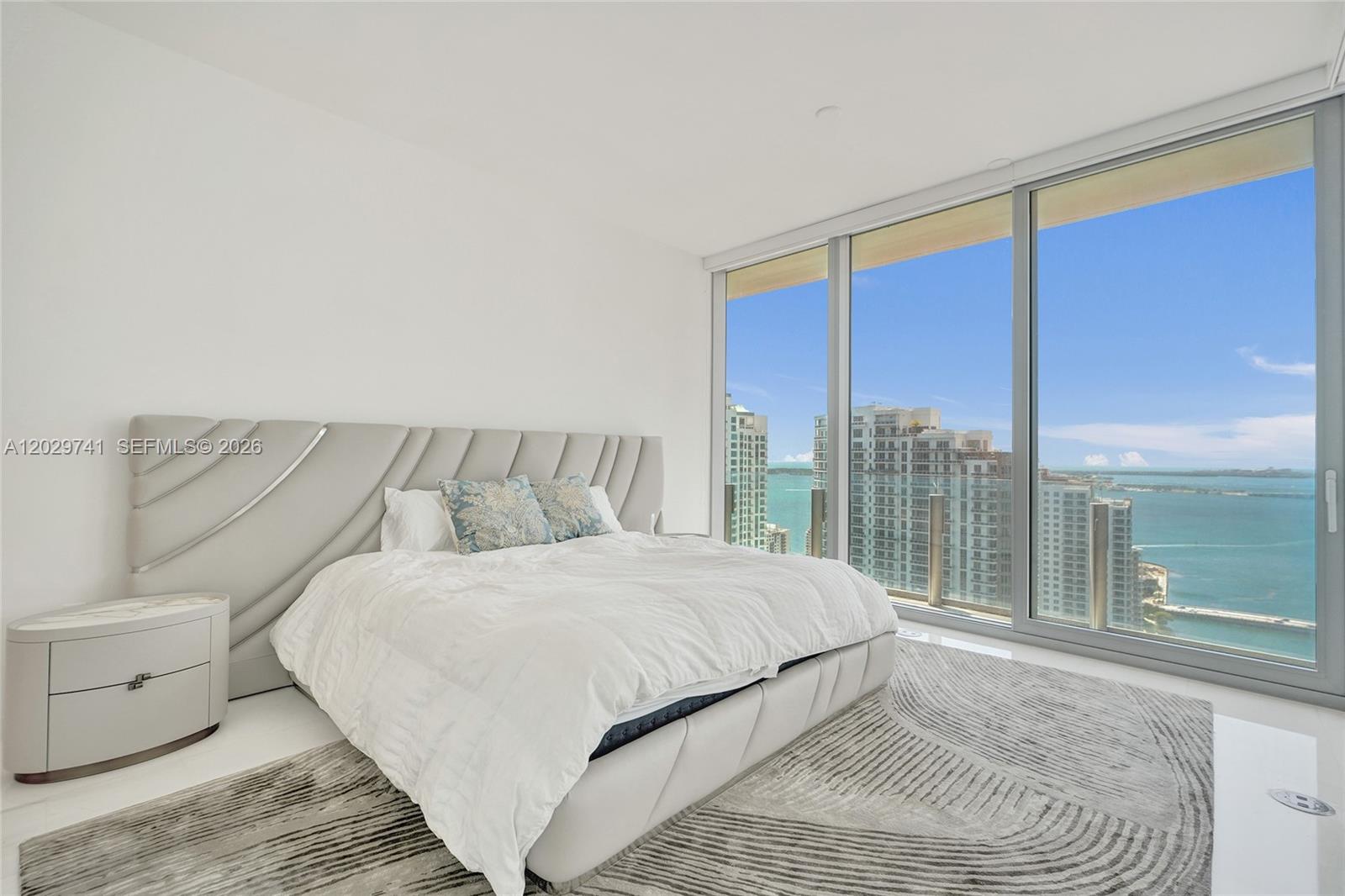 300 Biscayne Boulevard Way #3304C, Miami FL 33131