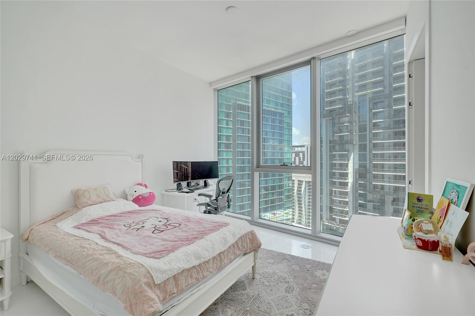 300 Biscayne Boulevard Way #3304C, Miami FL 33131