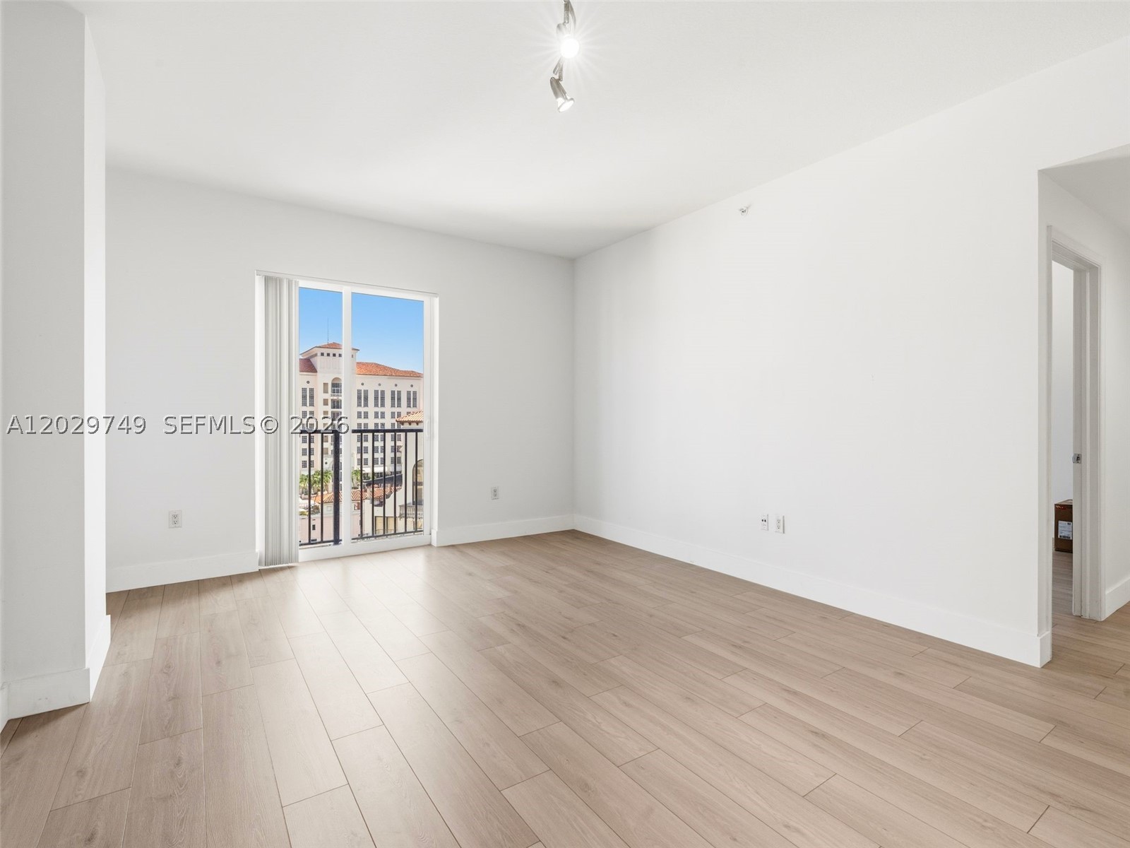 10 Aragon Ave #1013, Coral Gables FL 33134
