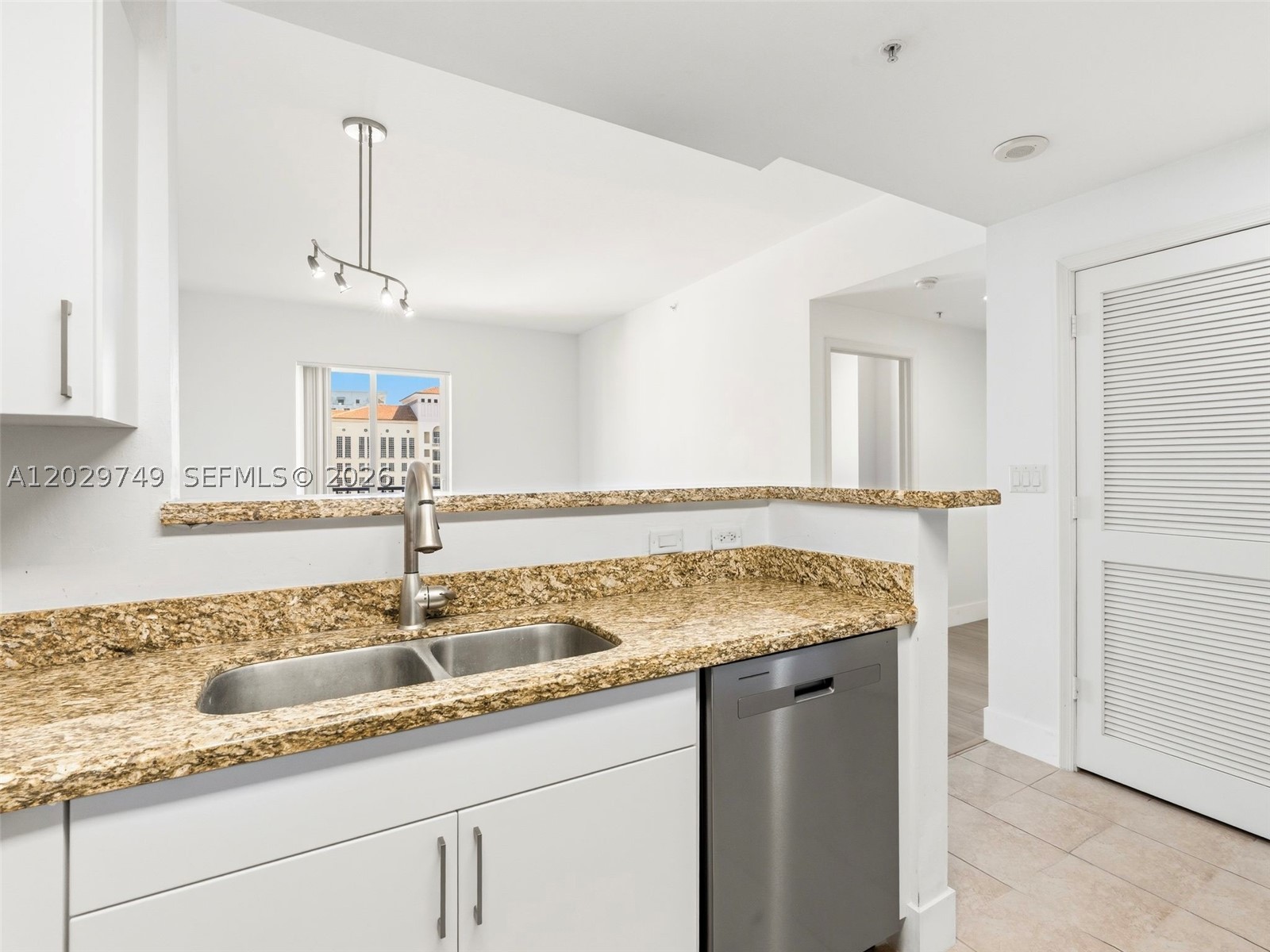 10 Aragon Ave #1013, Coral Gables FL 33134