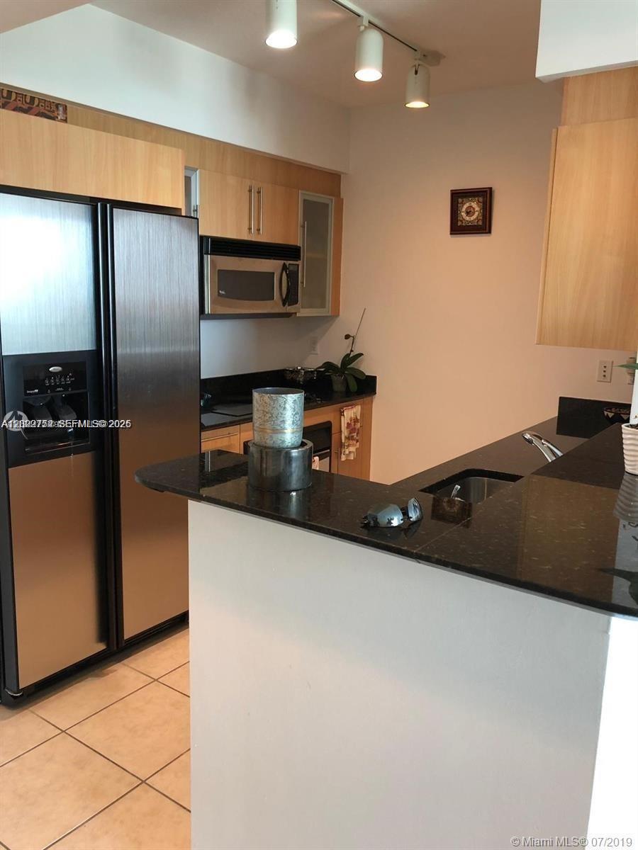 325 S Biscayne Blvd #1716, Miami FL 33131