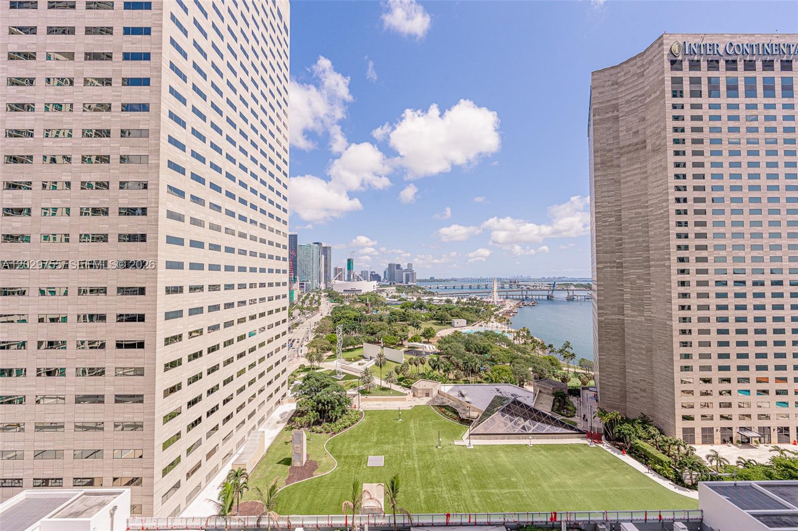 325 S Biscayne Blvd #2020, Miami FL 33131