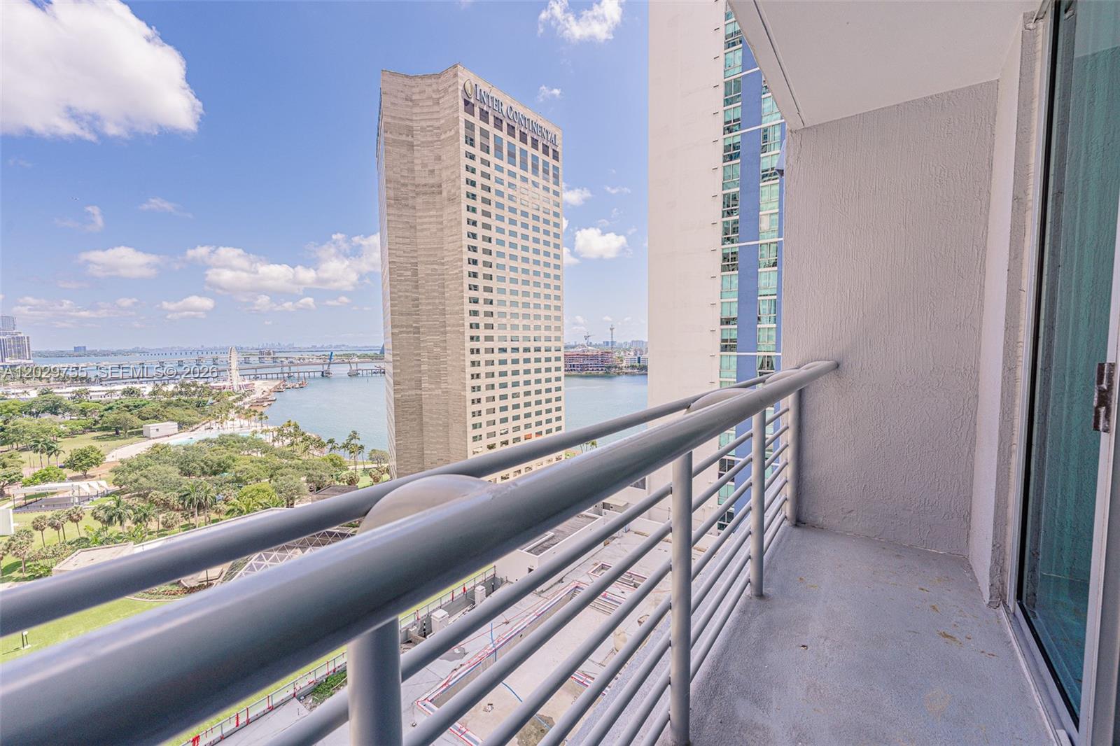 325 S Biscayne Blvd #2020, Miami FL 33131