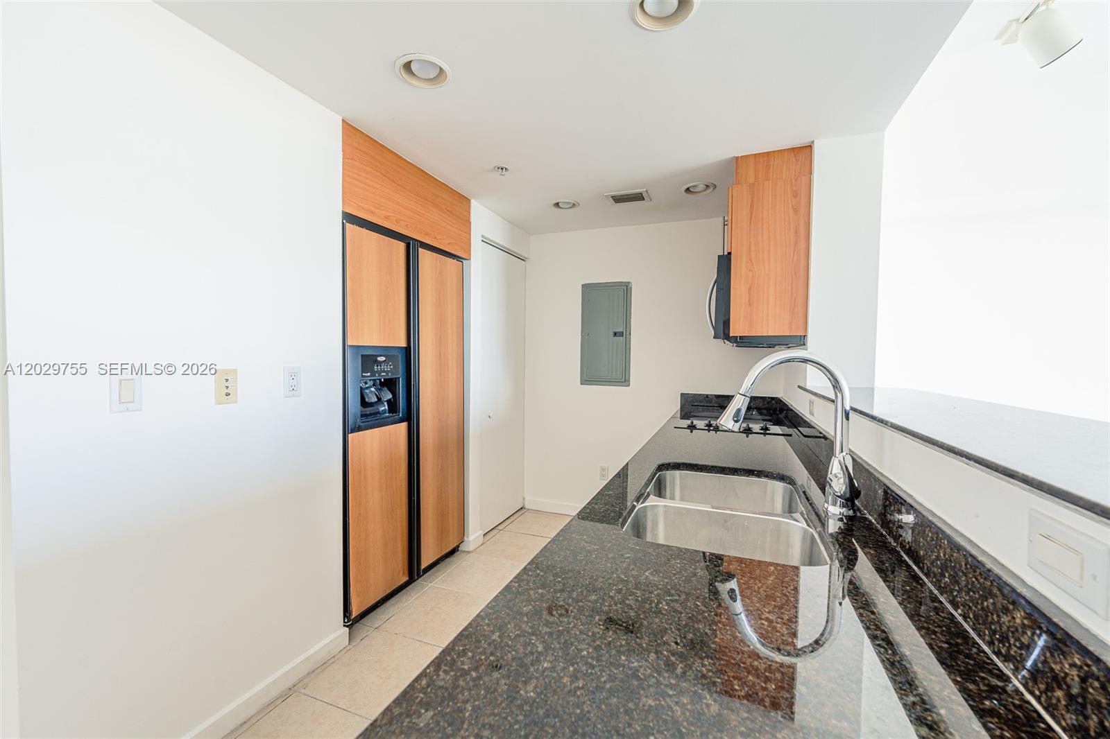 325 S Biscayne Blvd #2020, Miami FL 33131