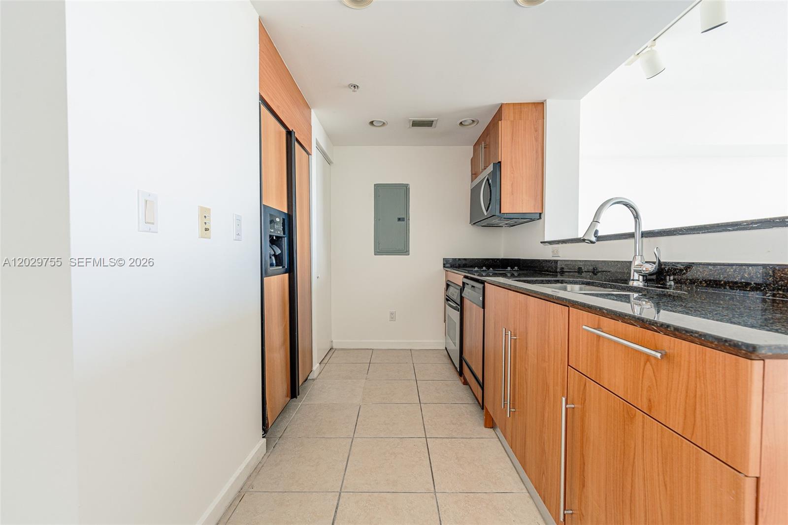 325 S Biscayne Blvd #2020, Miami FL 33131