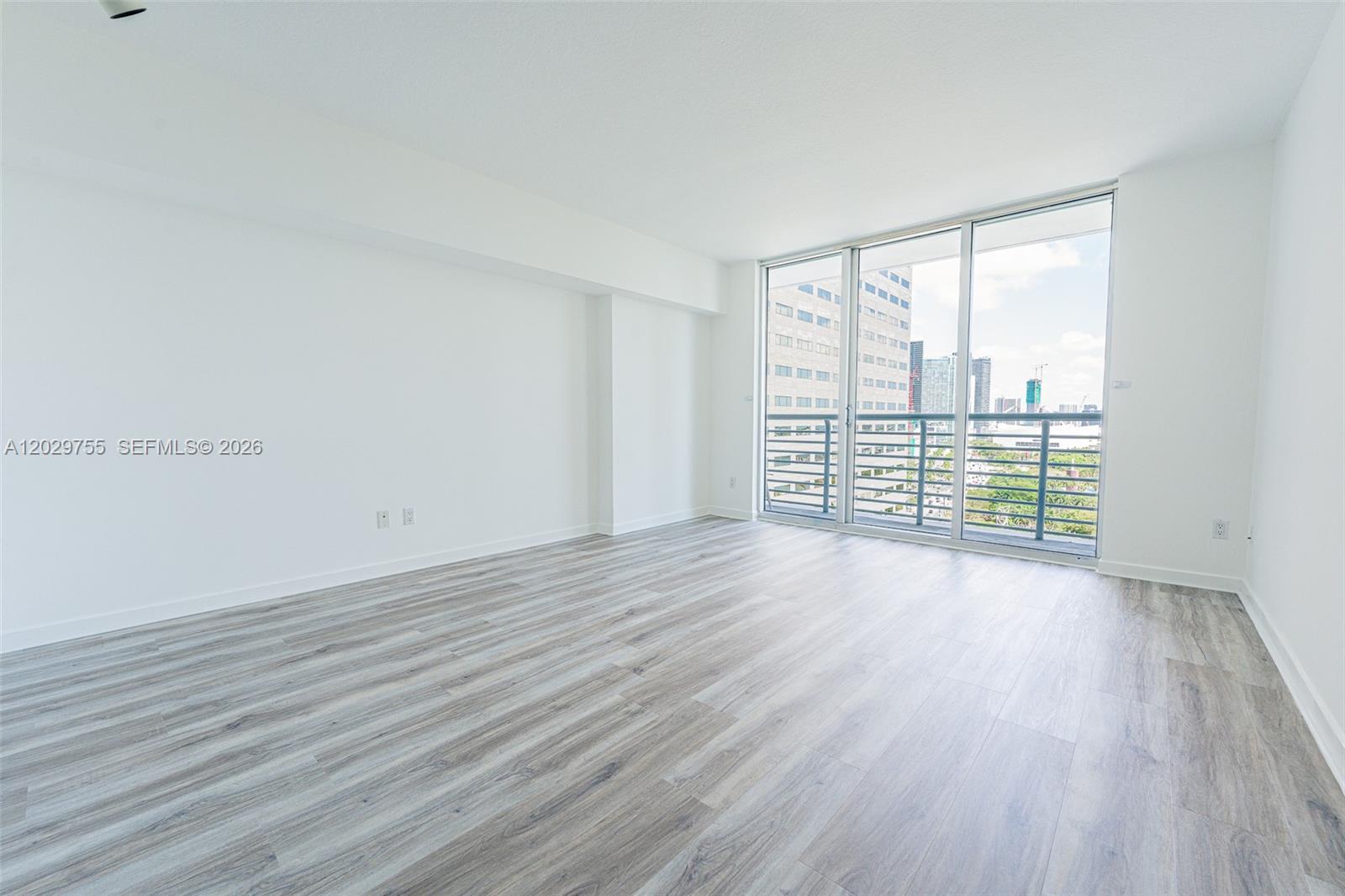 325 S Biscayne Blvd #2020, Miami FL 33131