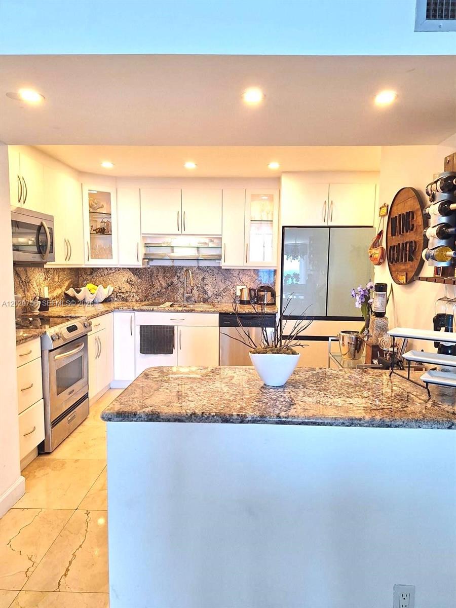 2201 S Ocean Dr #2001, Hollywood FL 33019