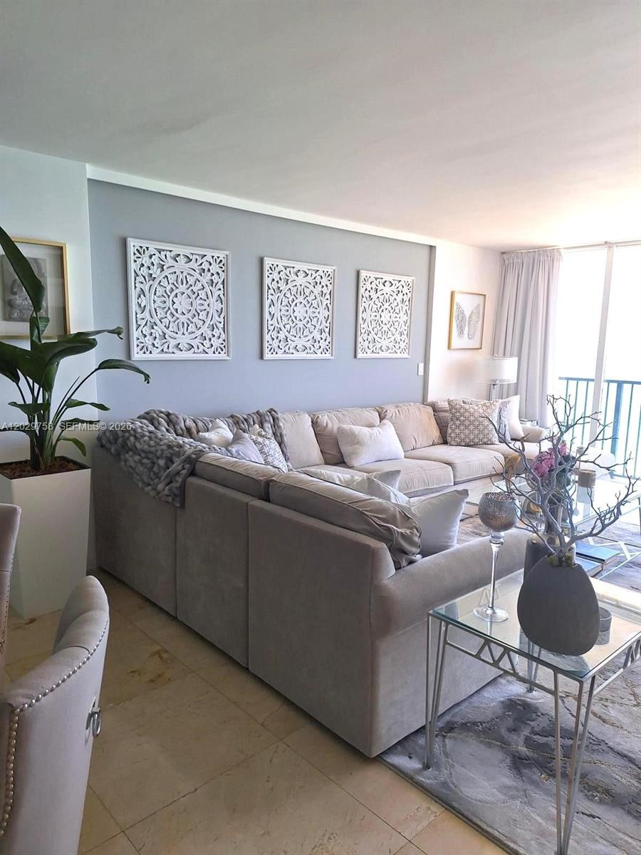 2201 S Ocean Dr #2001, Hollywood FL 33019