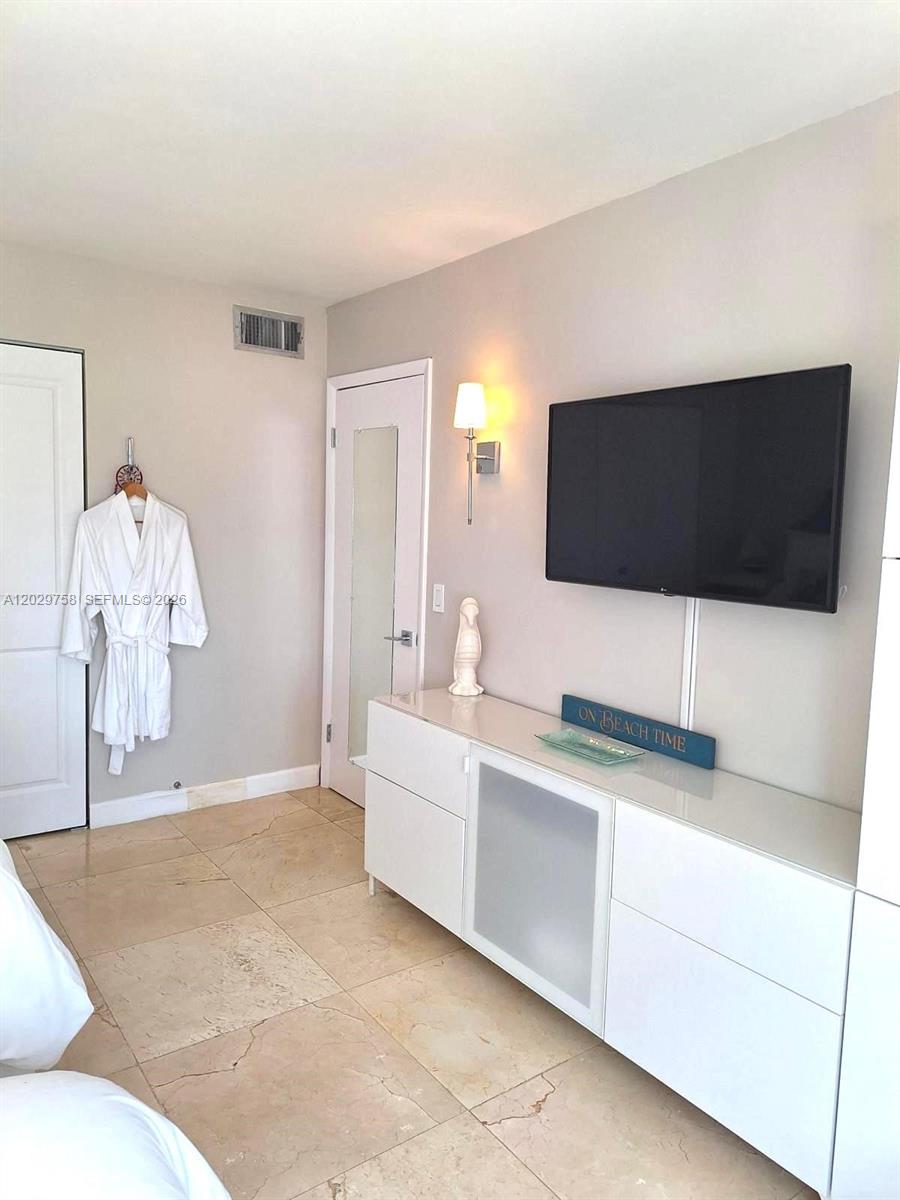 2201 S Ocean Dr #2001, Hollywood FL 33019