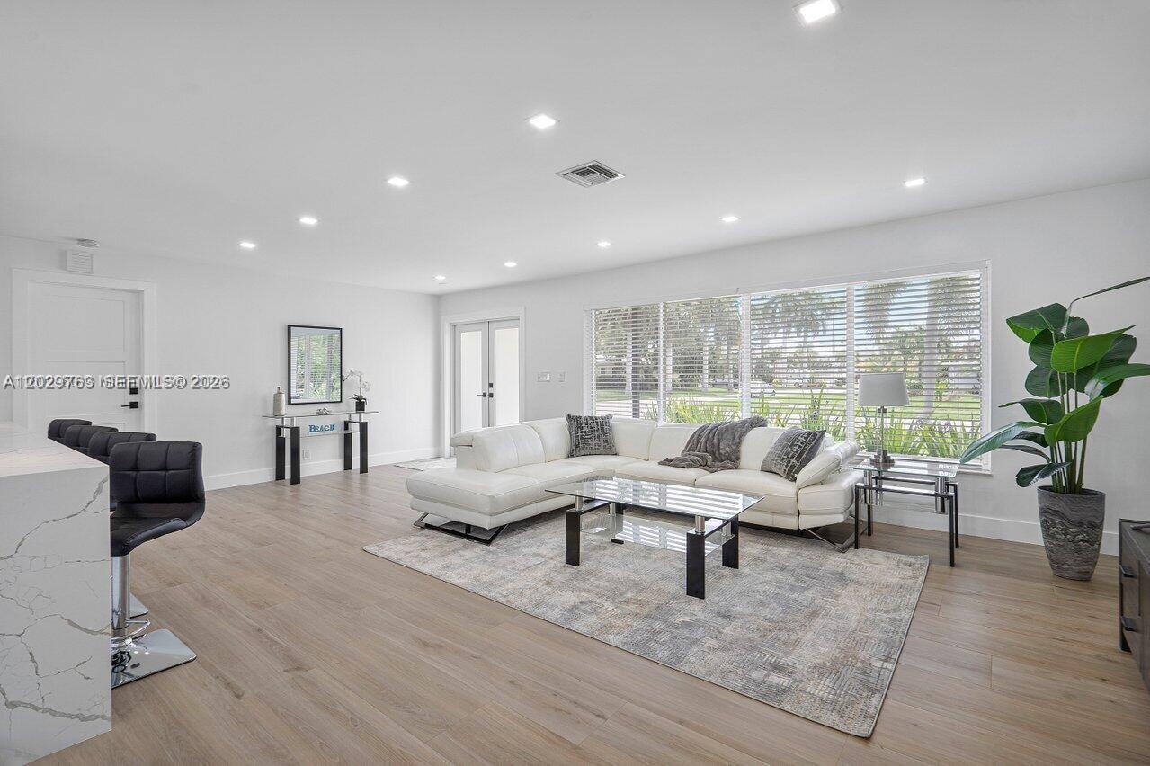 6991 NE 7th Ave #0, Boca Raton FL 33487