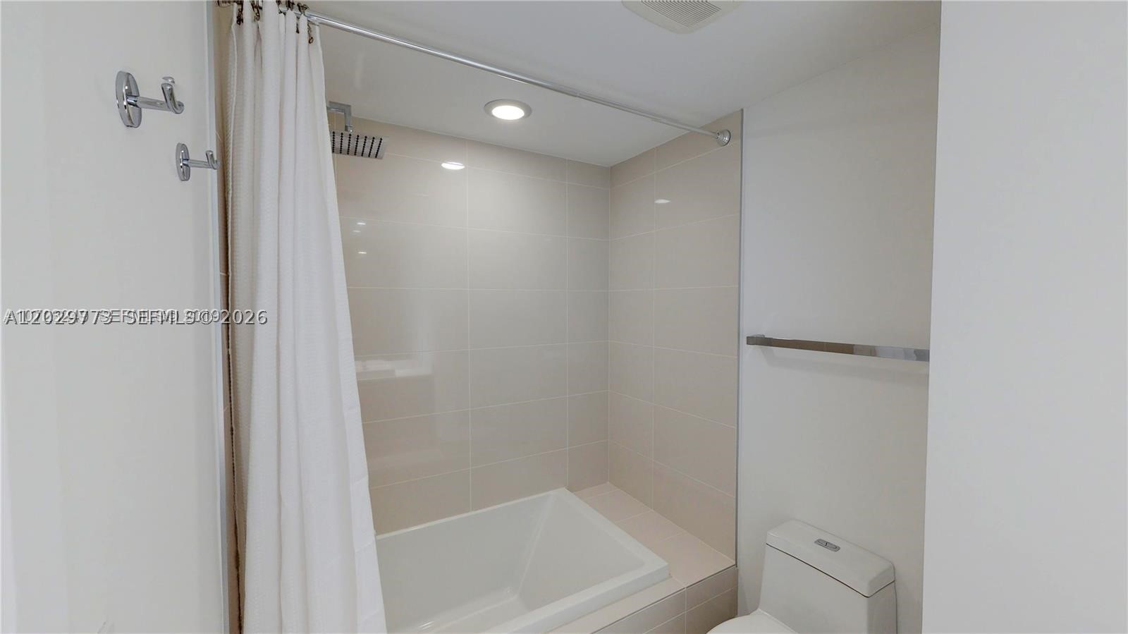 55 SW 9th St #3409, Miami FL 33130