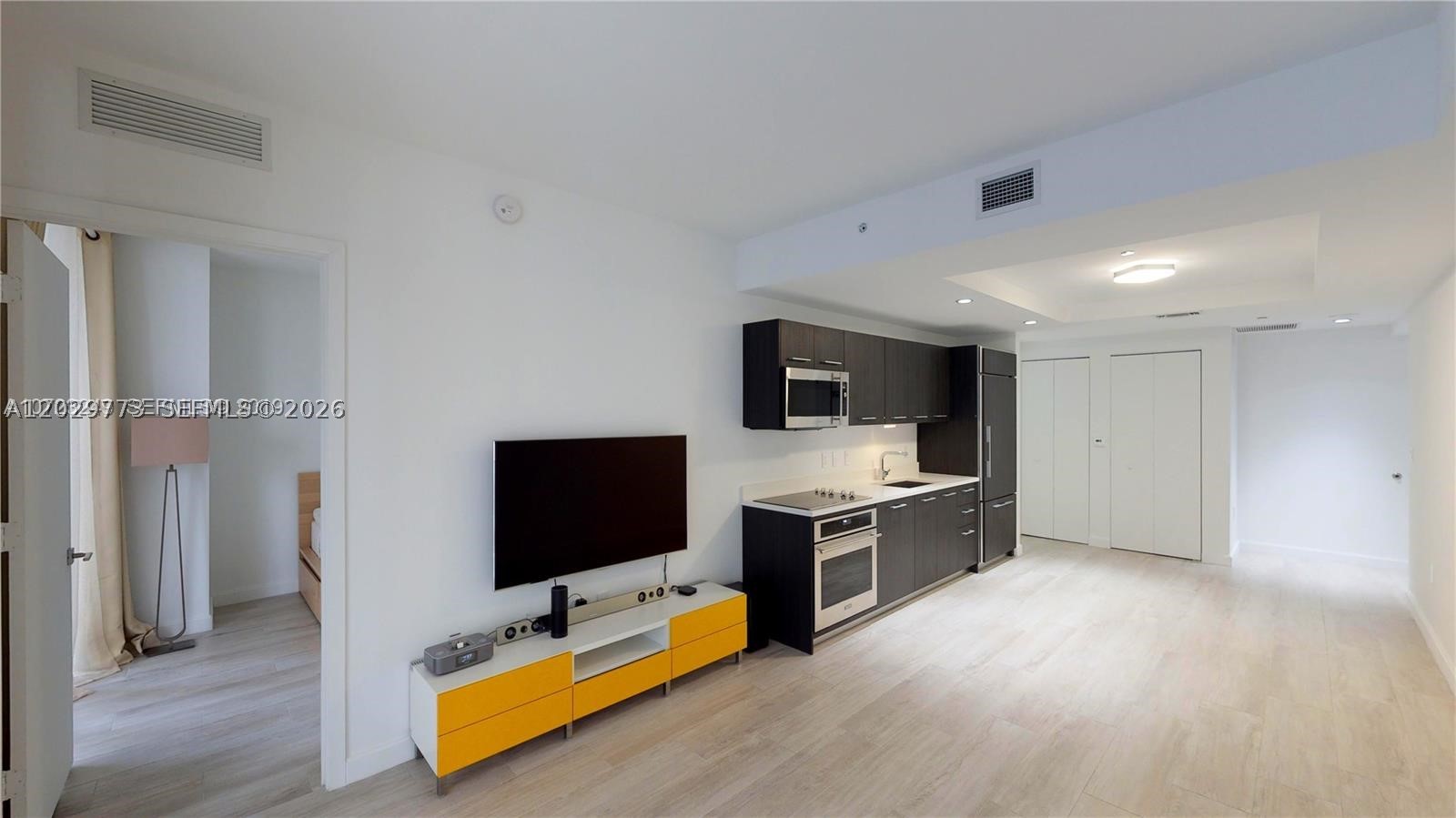55 SW 9th St #3409, Miami FL 33130
