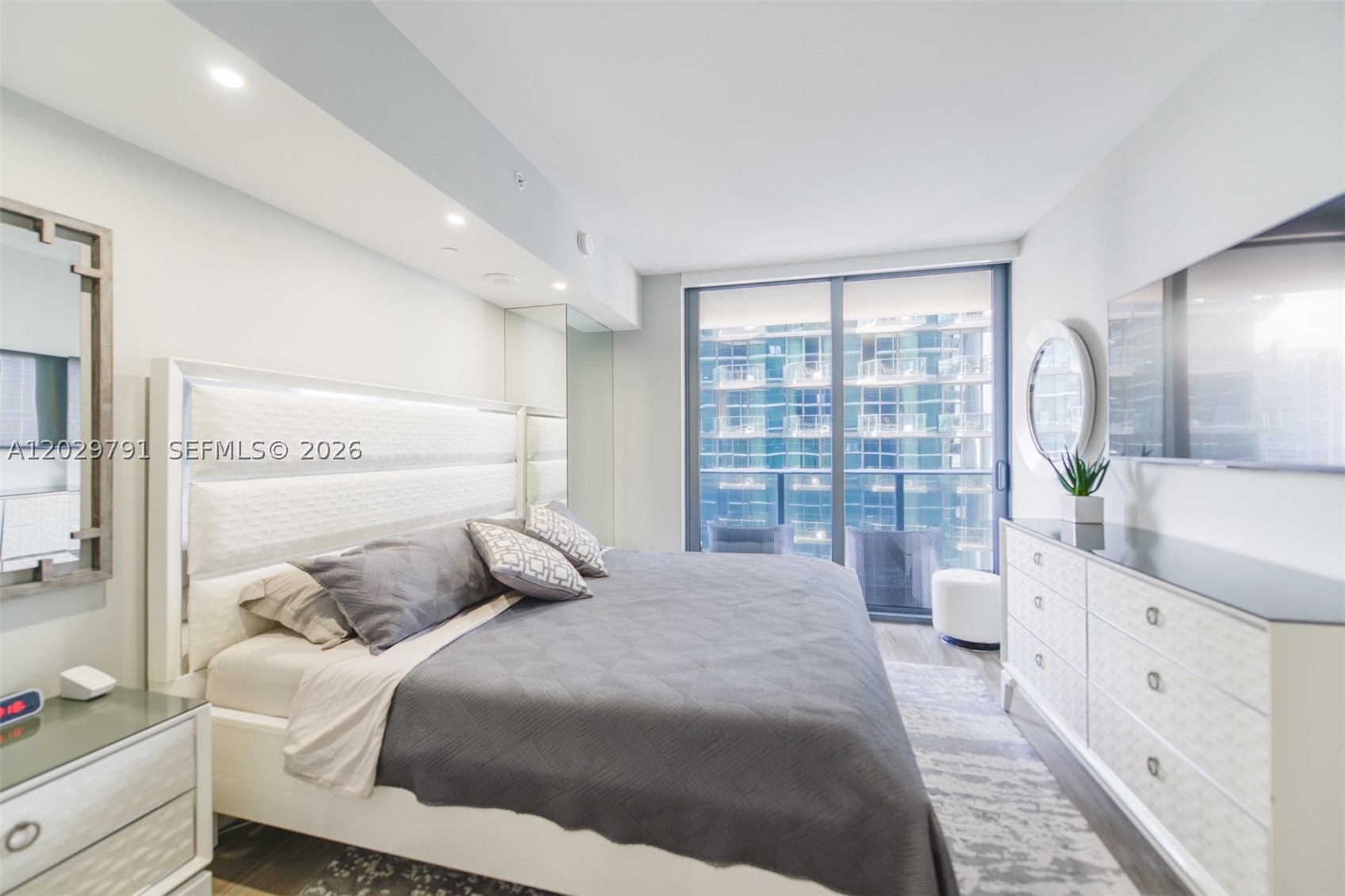 801 S Miami Ave #3706, Miami FL 33130