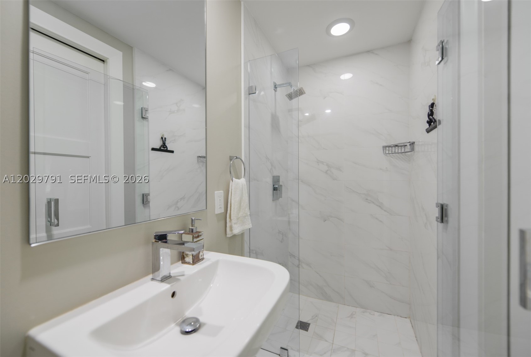 801 S Miami Ave #3706, Miami FL 33130