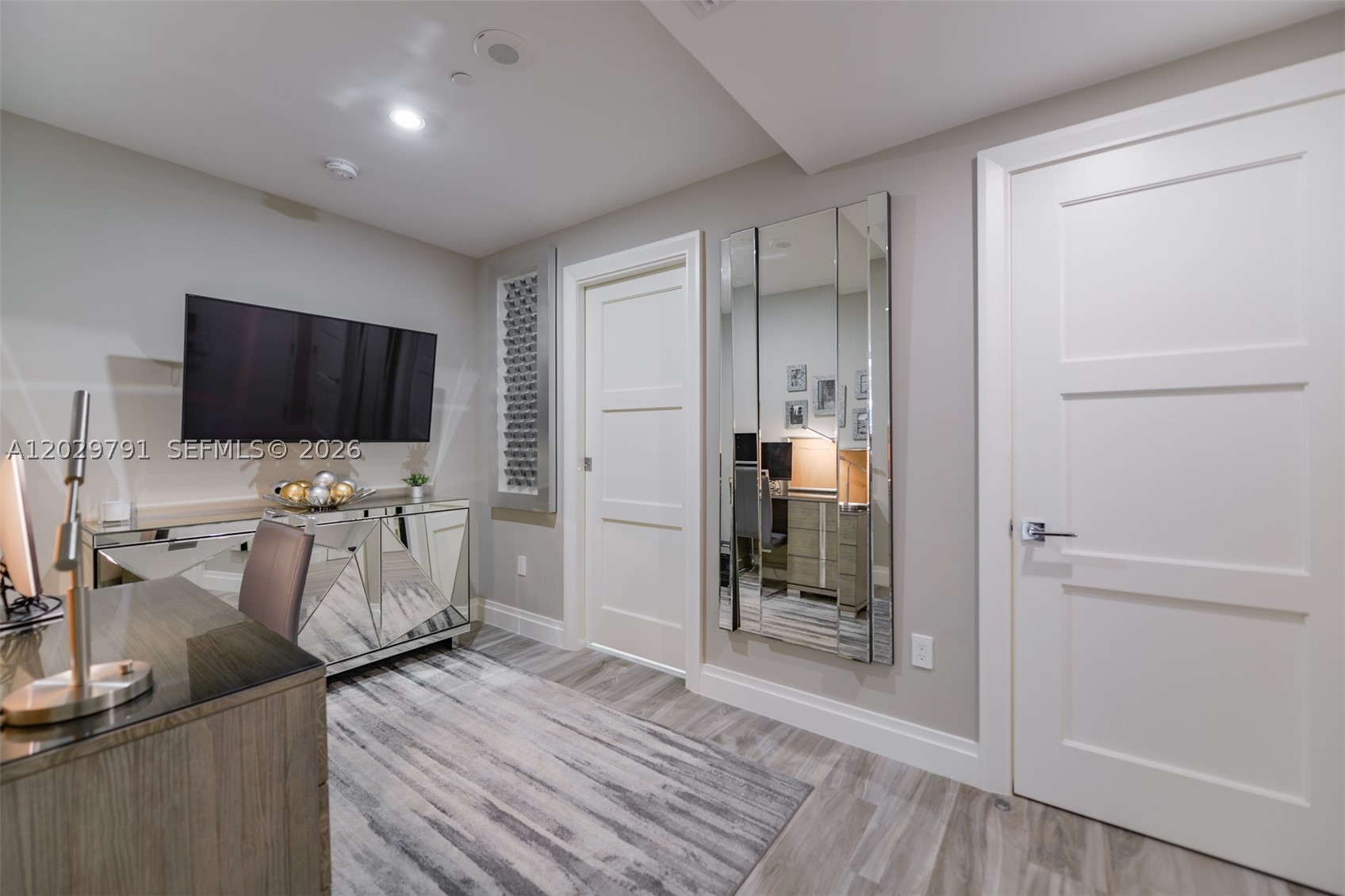801 S Miami Ave #3706, Miami FL 33130