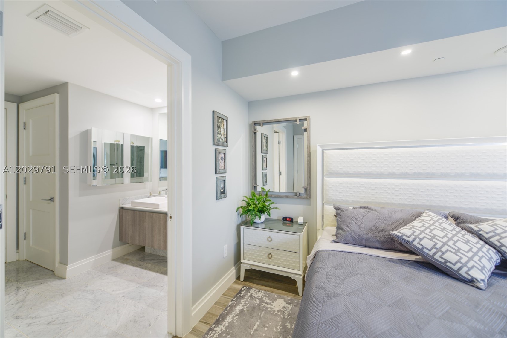 801 S Miami Ave #3706, Miami FL 33130