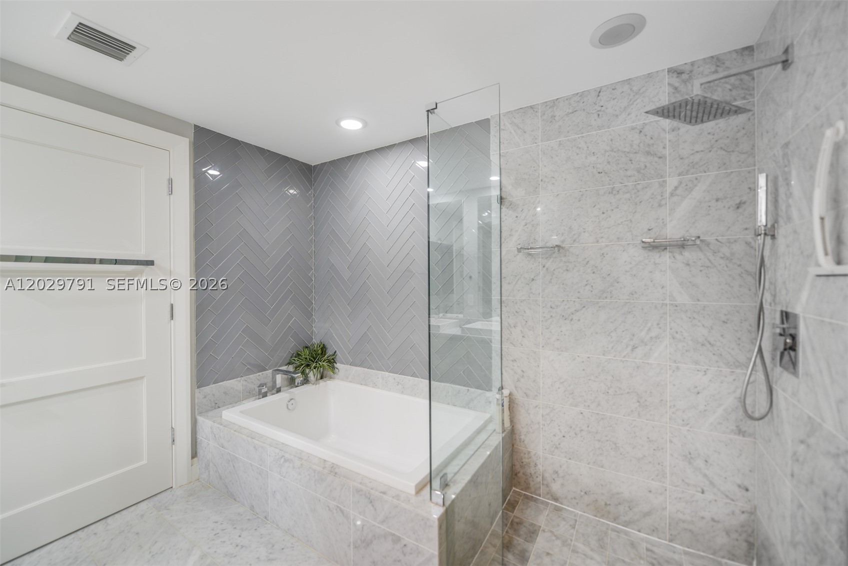 801 S Miami Ave #3706, Miami FL 33130