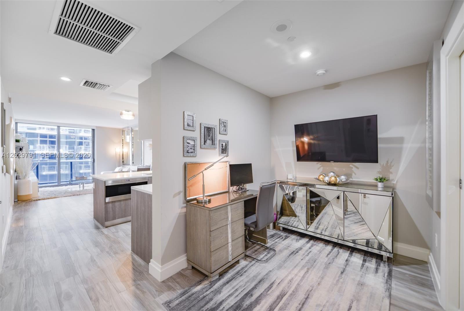 801 S Miami Ave #3706, Miami FL 33130