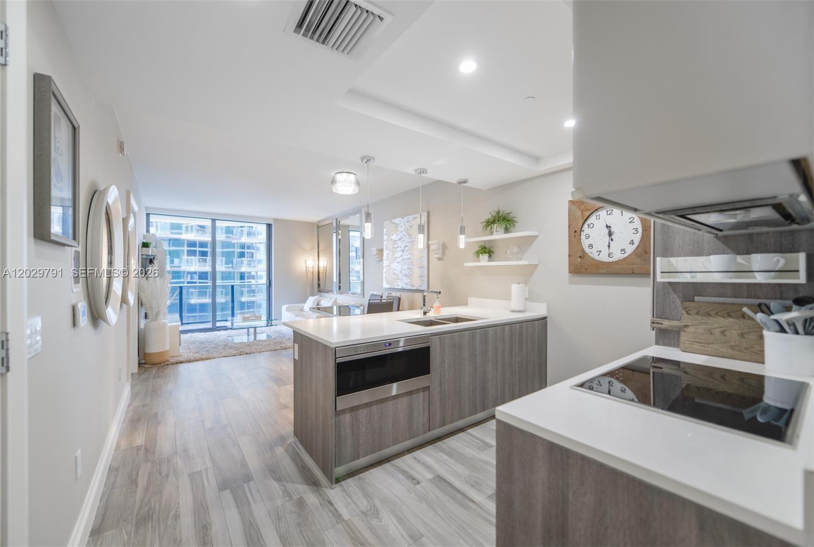 801 S Miami Ave #3706, Miami FL 33130
