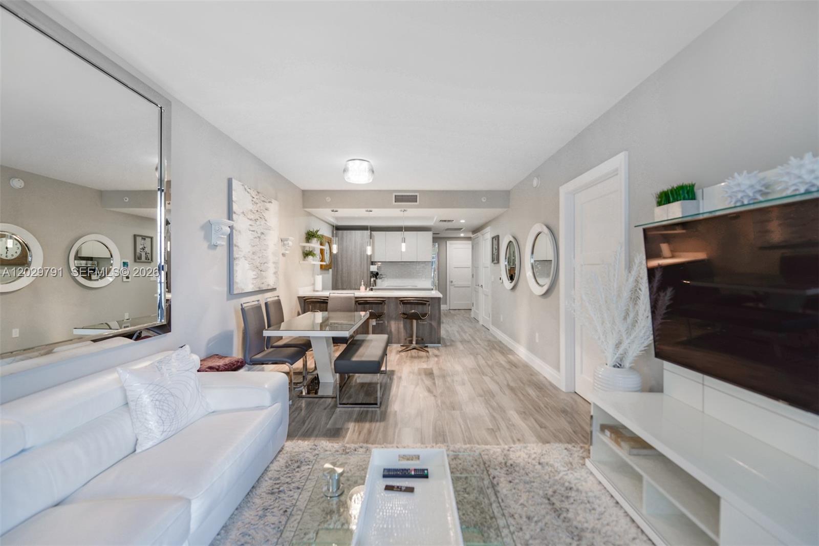 801 S Miami Ave #3706, Miami FL 33130